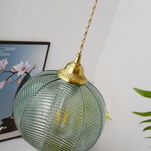 Charger l'image dans la galerie, Suspensions rustiques en verre texturé à feuilles