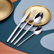 Charger l'image dans la galerie, modern chrome silverware set