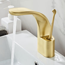 Charger l'image dans la galerie, Jordy modern bathroom basin faucet