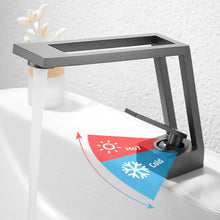 Charger l'image dans la galerie, Iris - Robinet de salle de bain moderne