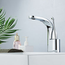 Charger l'image dans la galerie, Chrome curved modern basin faucet for powder room