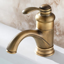 Charger l'image dans la galerie, farmhouse chic rustic bathroom faucet