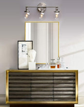 Charger l'image dans la galerie, Applique murale à trois ampoules en verre Radley