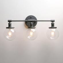 Charger l'image dans la galerie, Applique murale à trois ampoules en verre Radley
