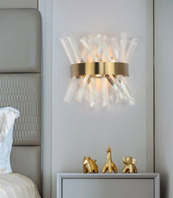 Charger l'image dans la galerie, Crystal glass wall sconce