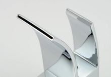 Charger l'image dans la galerie, Robinet cascade antique