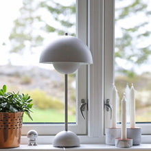 Load image into Gallery viewer, Colorful Flower Bud Cordless Table Lamp