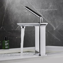 Charger l'image dans la galerie, chrome finish modern master bathroom faucet