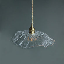 Charger l'image dans la galerie, Detailed floral clear glass pendant light