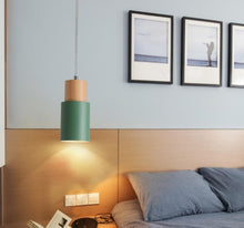 Charger l'image dans la galerie, Nordic Wooden Base Pendant Light in Green