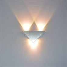 Charger l'image dans la galerie, Applique murale LED triangulaire moderne