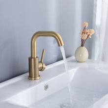 Load image into Gallery viewer, Classic Brass Single Handle Faucet
