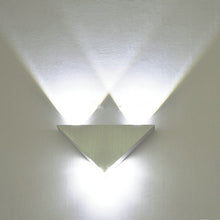 Charger l'image dans la galerie, Applique murale LED triangulaire moderne