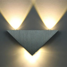 Charger l'image dans la galerie, Applique murale LED triangulaire moderne