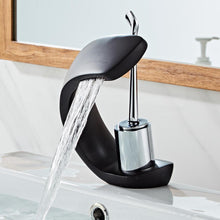 Charger l'image dans la galerie, Black faucet with chrome handle