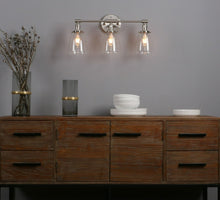 Charger l'image dans la galerie, Applique murale vintage Sedona à trois ampoules