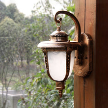 Cargar imagen en el visor de la galería, Aplique de pared vintage para exterior