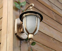 Cargar imagen en el visor de la galería, Aplique de pared vintage para exterior