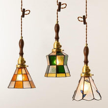 Charger l'image dans la galerie, Suspensions en verre colorées