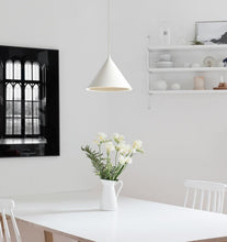 Cargar imagen en el visor de la galería, matte white led circular modern pendant light