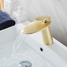Charger l'image dans la galerie, Matte gold modern waterfall faucet