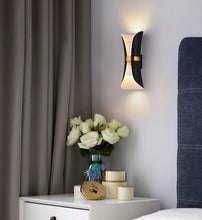 Load image into Gallery viewer, Modern European Ribbon Wall Sconce