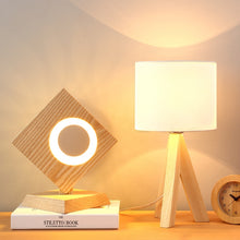 Charger l'image dans la galerie, Lampe de table en bois