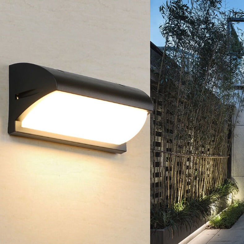 Curved LED Outdoor Wall Light