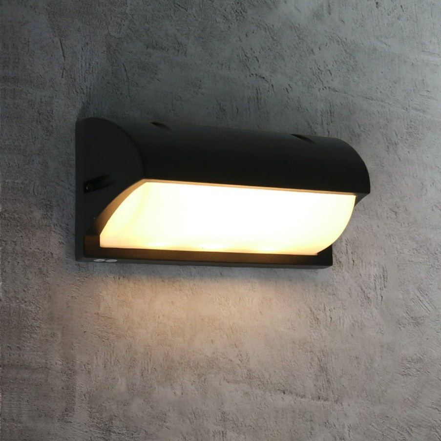 Curved LED Outdoor Wall Light